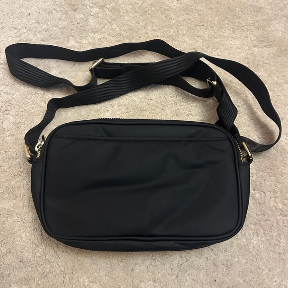Lululemon Crossbody Camera Bag 2L Black / Gold - Picture 7 of 11